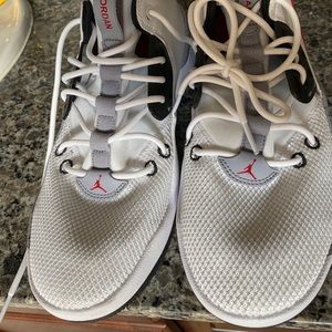 Band new. Worn 1 time.